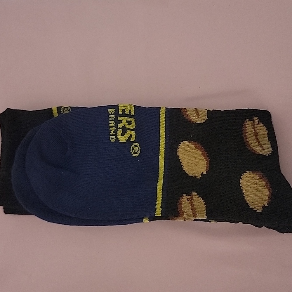 Planters 🫏 Peanuts Black and Blue Socks - Picture 2 of 2